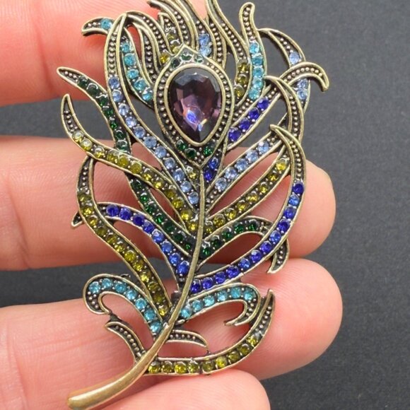 Peacock Feather Rhinestone Brooch Pin Multicolor Sparkle Stones Gold Tone - Picture 1 of 9